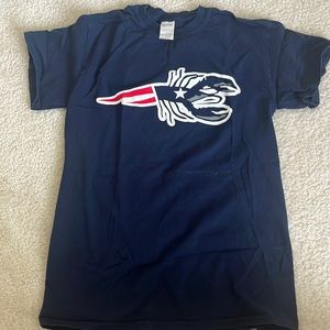 Patriots Lobster Shirt from Kelly’s Landing Restaurant - Gildan (Size S)